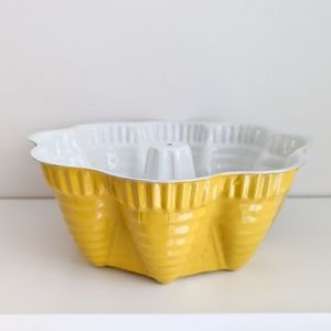 Vintage Yellow Aluminum Bundt Pan or Mold